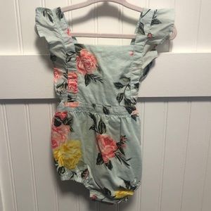 Beautiful floral Old Navy bubble
